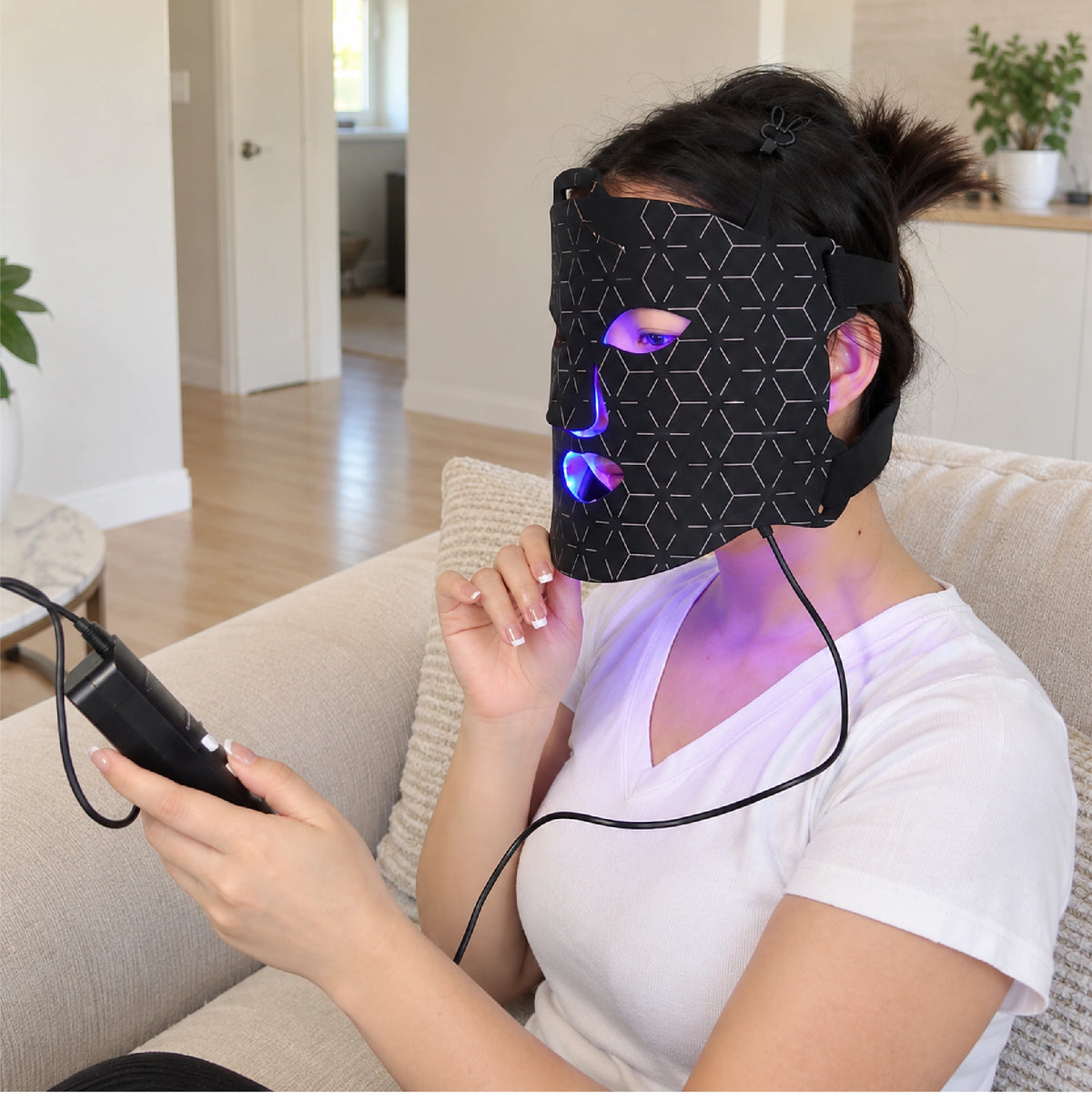 Lumethra 4-Wavelength LED Therapy Mask - detail 1