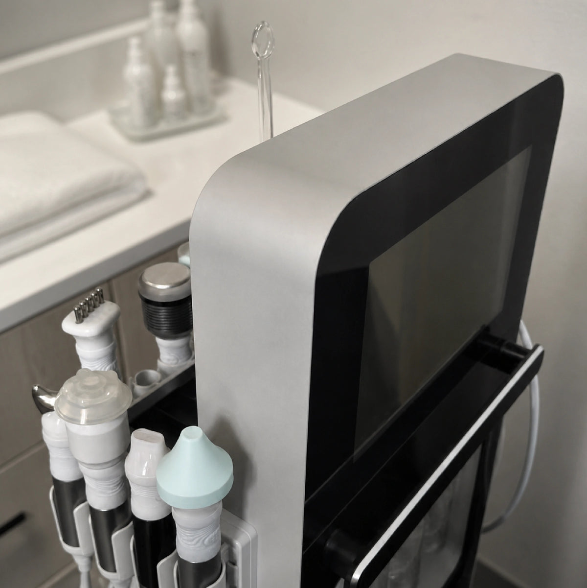 Akelra 17-in-1 Hydro Dermabrasion Facial System
